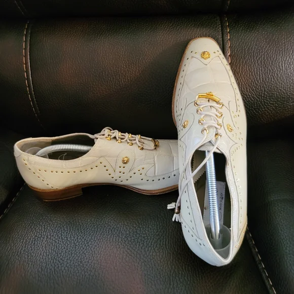 Mauri Elegant Cream and Gold Men display picture 3